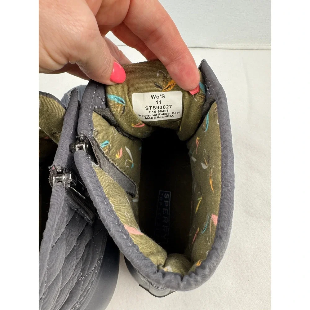 Sperry Saltwater Quilted Duck Boots Navy Blue Ankle Rain Boots Womens Size 8.5